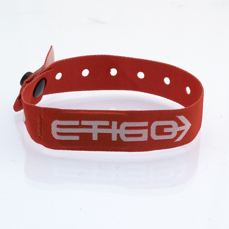 Bracelet camping personnalisé : fabrication et impression de bracelets  camping