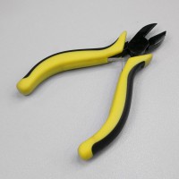 Cutting pliers